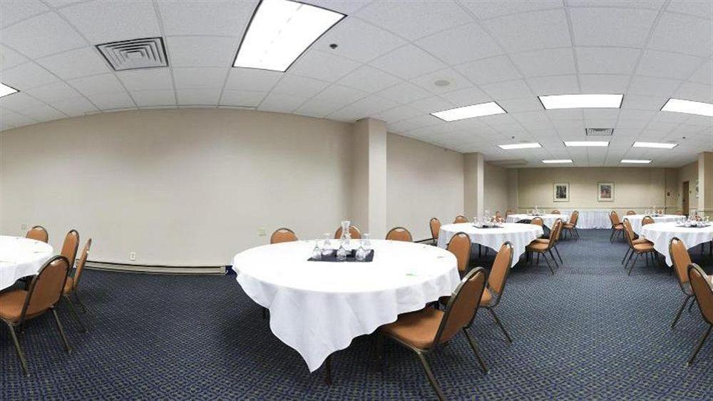 Holiday Inn Rockford By Ihg Екстериор снимка