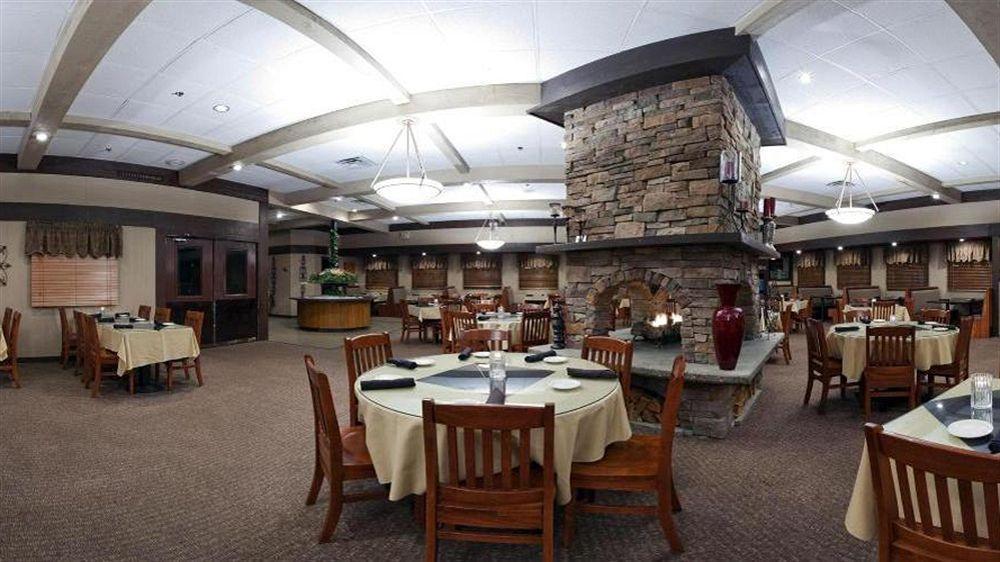 Holiday Inn Rockford By Ihg Екстериор снимка