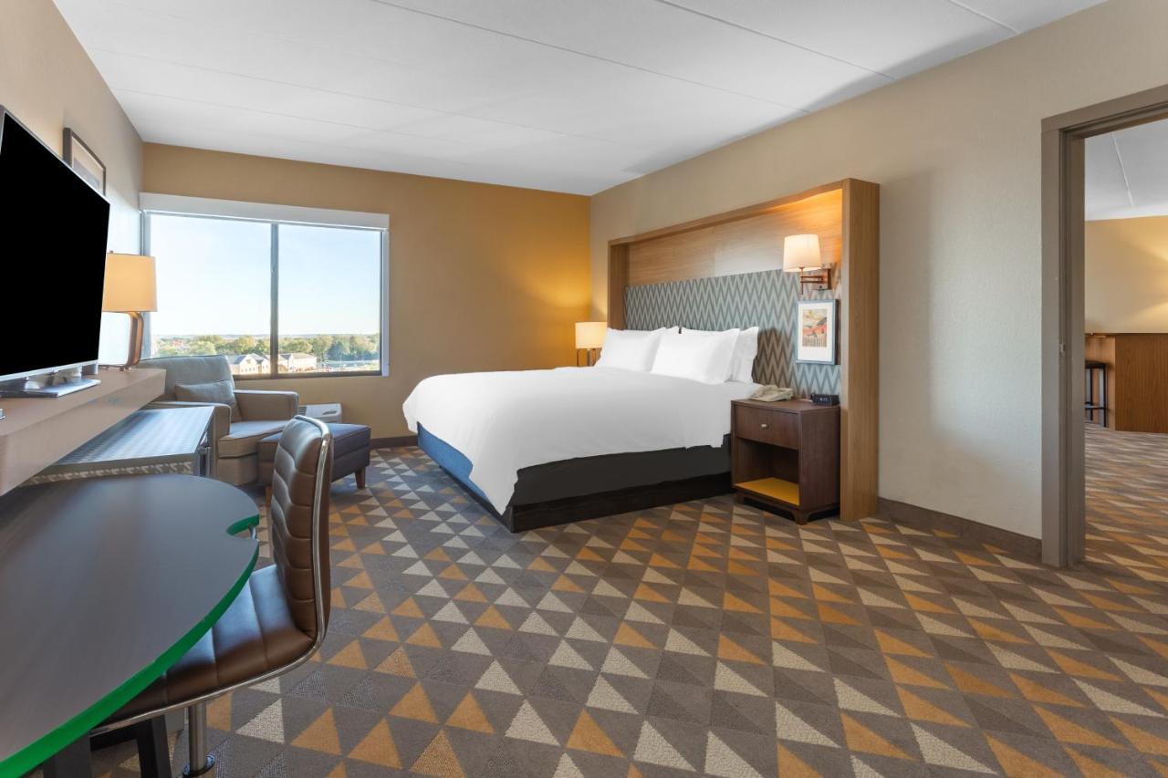 Holiday Inn Rockford By Ihg Екстериор снимка