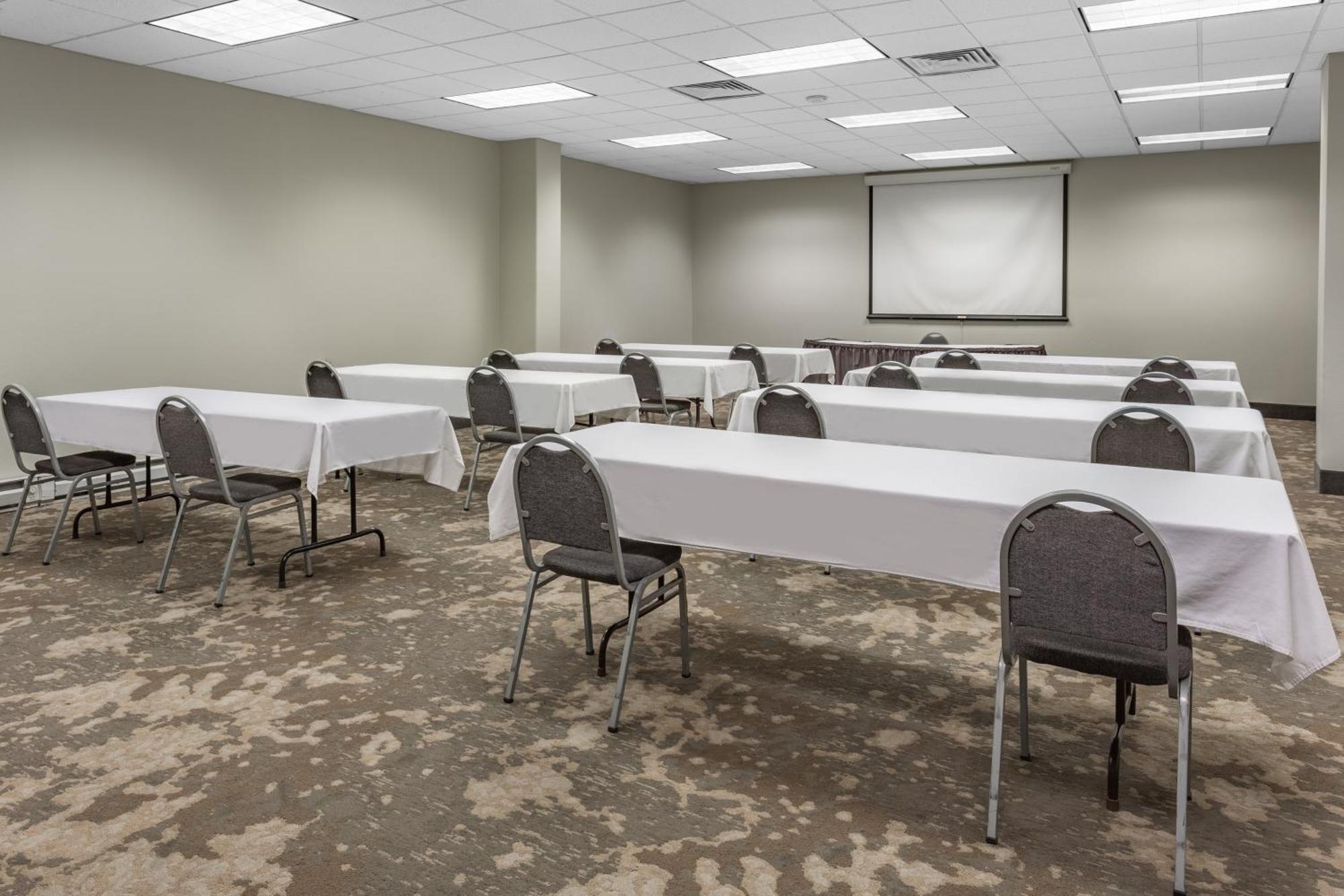 Holiday Inn Rockford By Ihg Екстериор снимка
