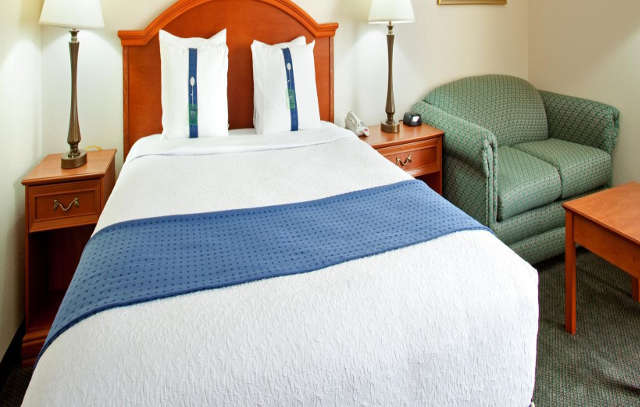 Holiday Inn Rockford By Ihg Екстериор снимка